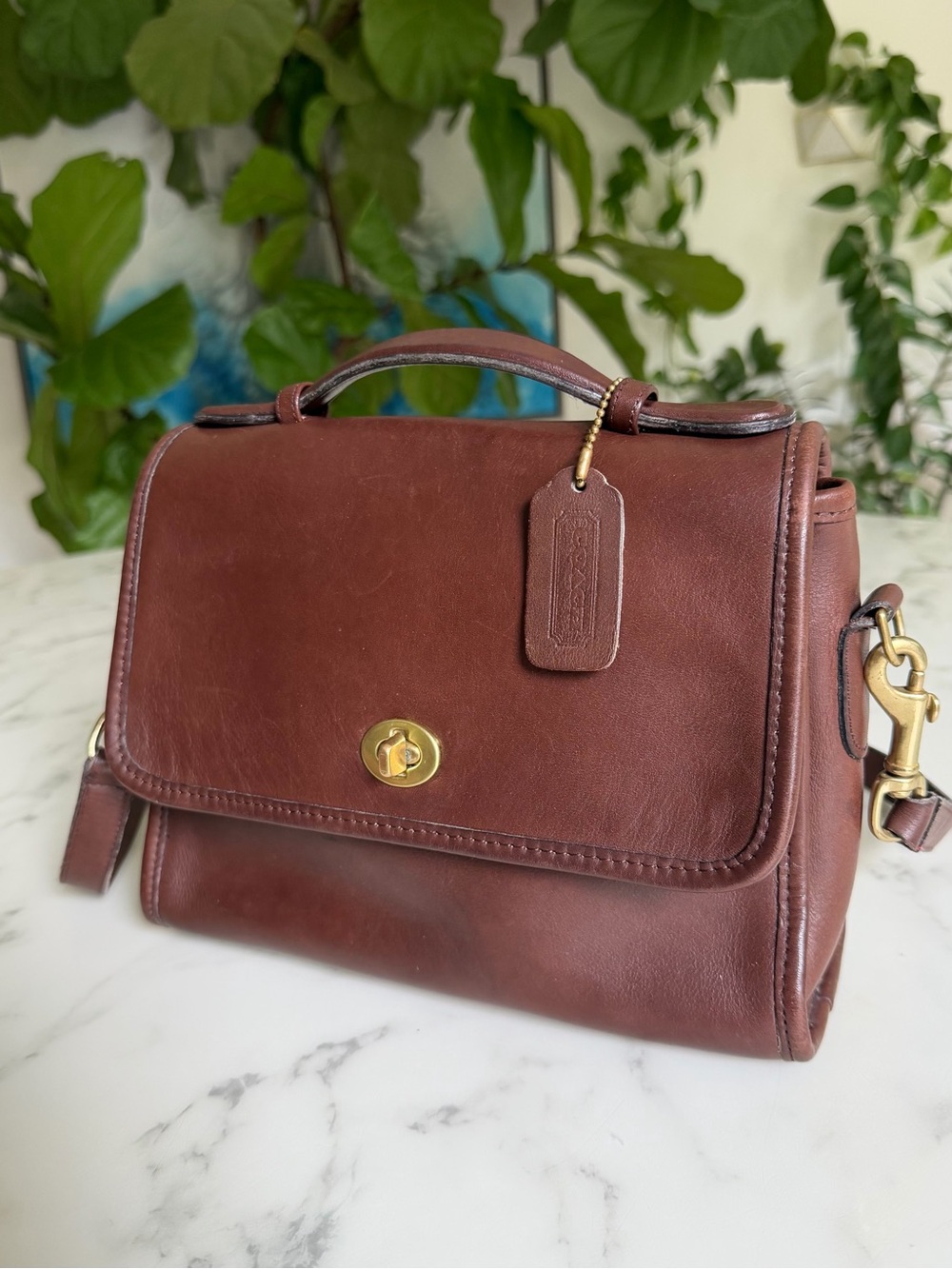 Coach Vintage Court 9870 Mahogany Brown Turnlock Leather Crossbody Shoulder Bag